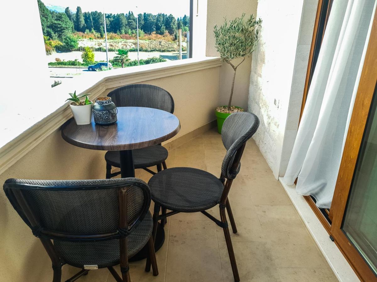 Lacasa Apartments & Restaurant Ülgün Dış mekan fotoğraf