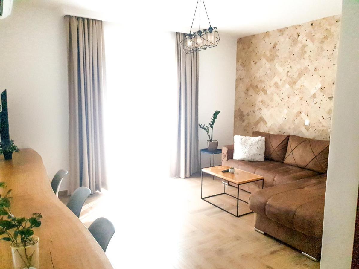 Lacasa Apartments & Restaurant Ülgün Dış mekan fotoğraf