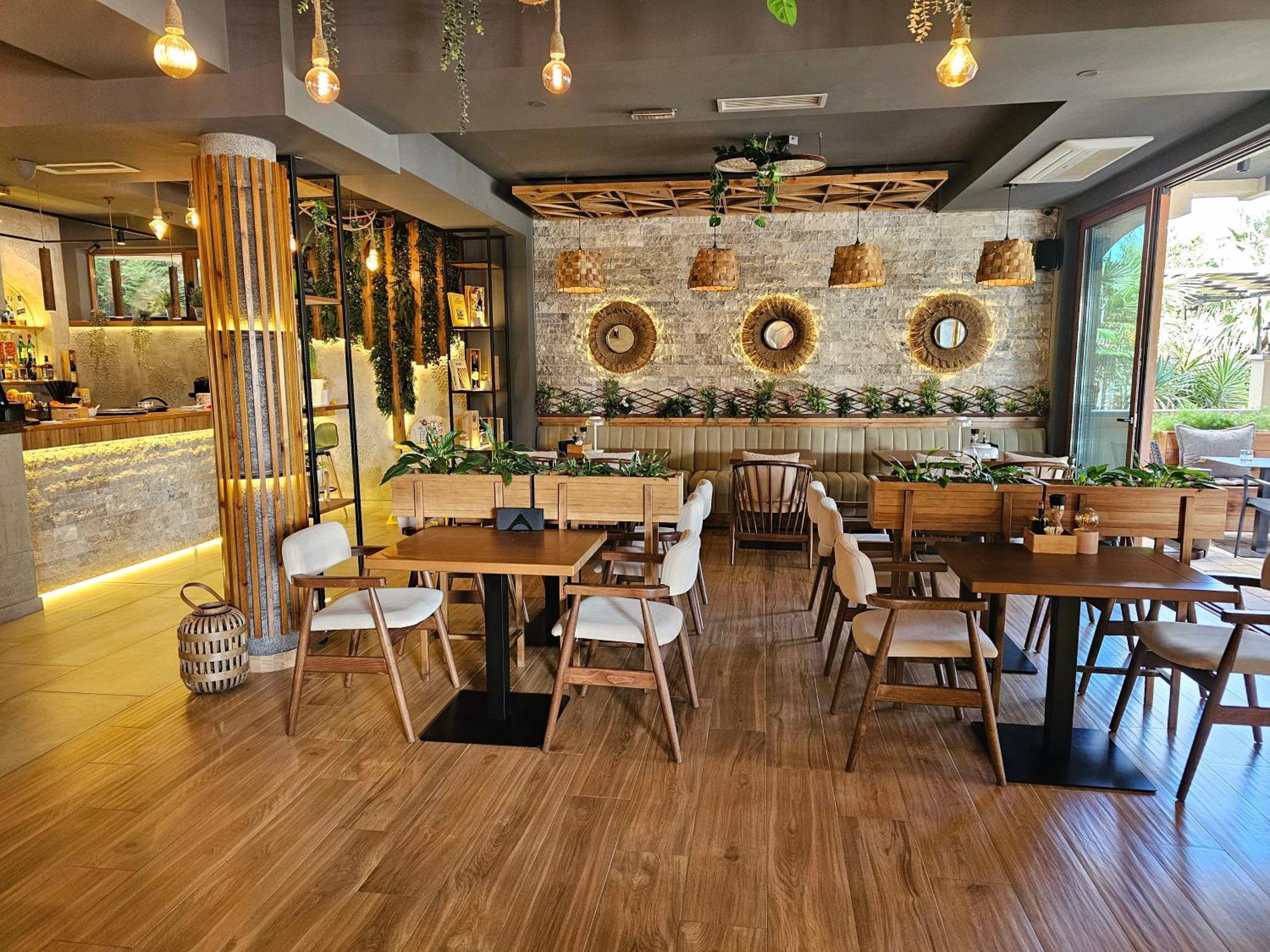 Lacasa Apartments & Restaurant Ülgün Dış mekan fotoğraf