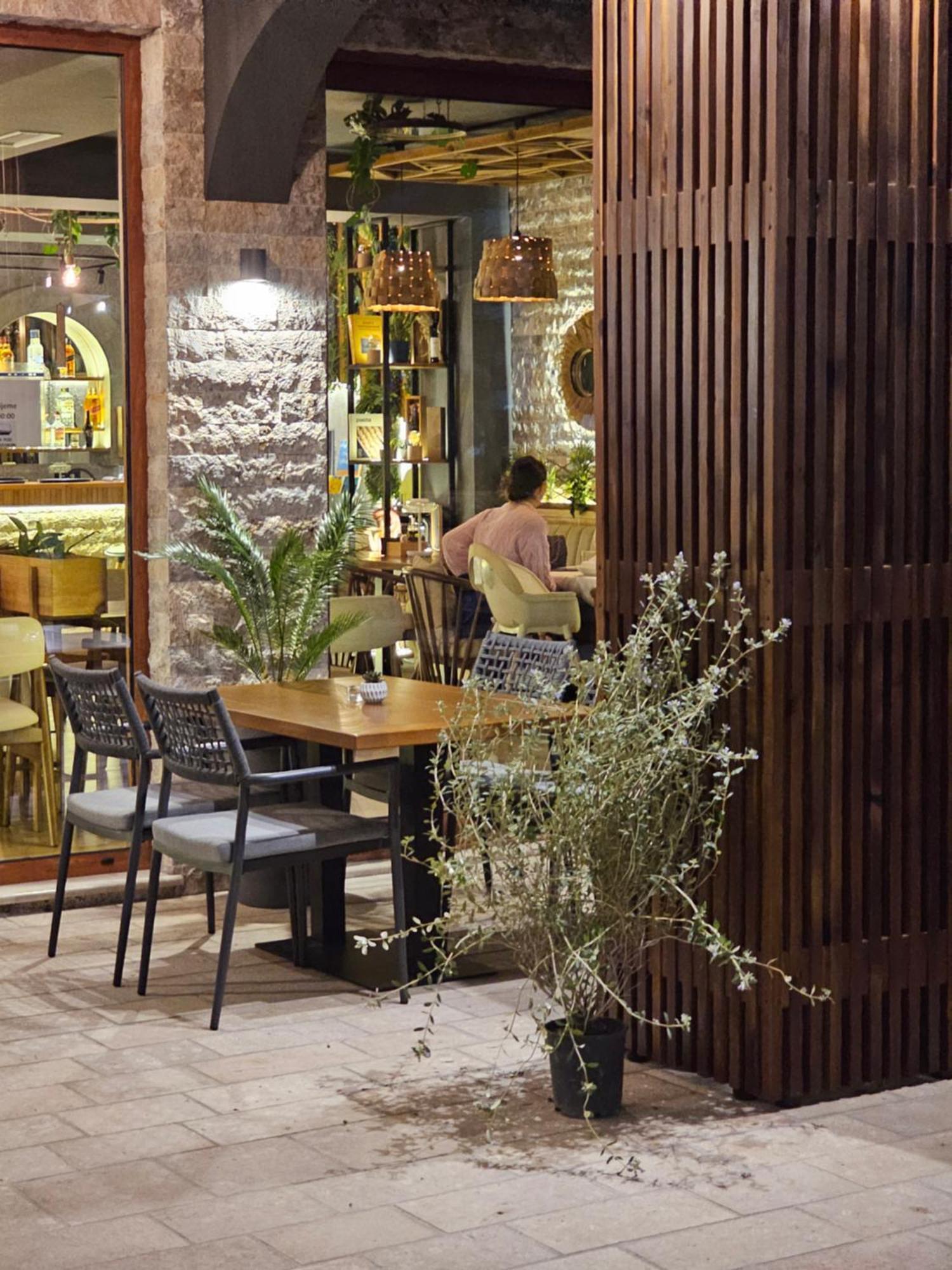 Lacasa Apartments & Restaurant Ülgün Dış mekan fotoğraf